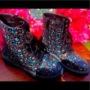 Girls flower boots